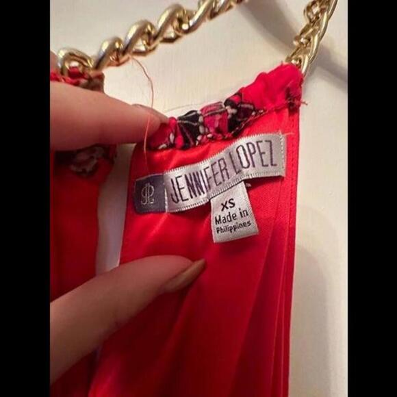 Unworn Ruby Dream Dress by Jennifer Lopez - A Perfect Addition to Your Wardrobe! - Picture 2 of 2